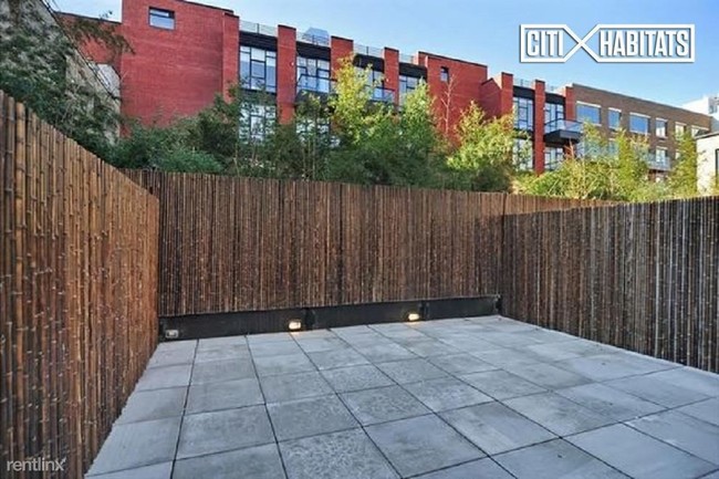 Building Photo - 170 N 5th St