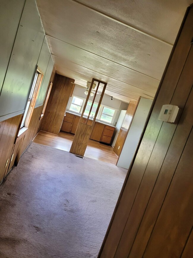 Building Photo - 2 bd 1 ba manufactured home