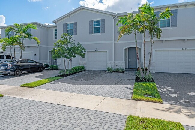 Foto del edificio - 4341 Pond Lily Ln