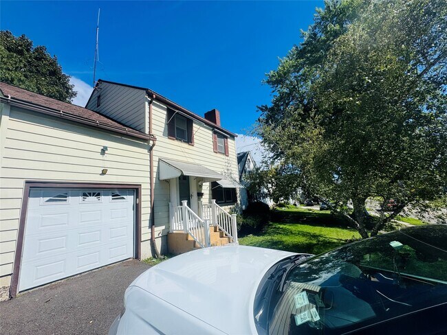 Foto del edificio - 2709 Watson Blvd