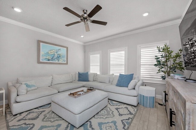 Building Photo - 382 Lightning Bug Ln