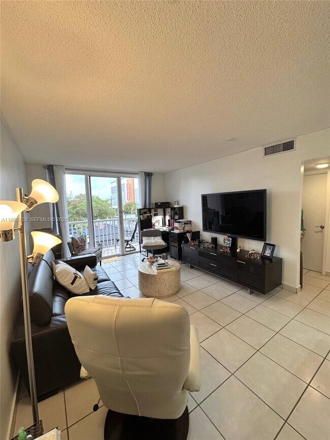 Foto del edificio - 3551 SW 9th Terrace