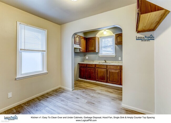 Foto del edificio - 4 br, 1 bath House - 19749 Kingsville St
