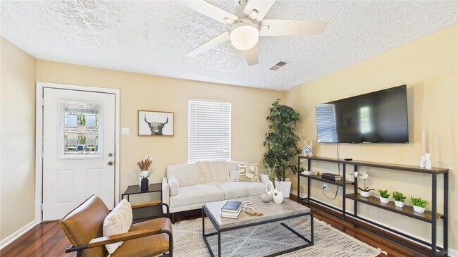 Building Photo - 1658 Du Barry Ln