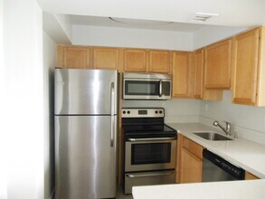 Building Photo - 706 Executive Center Dr