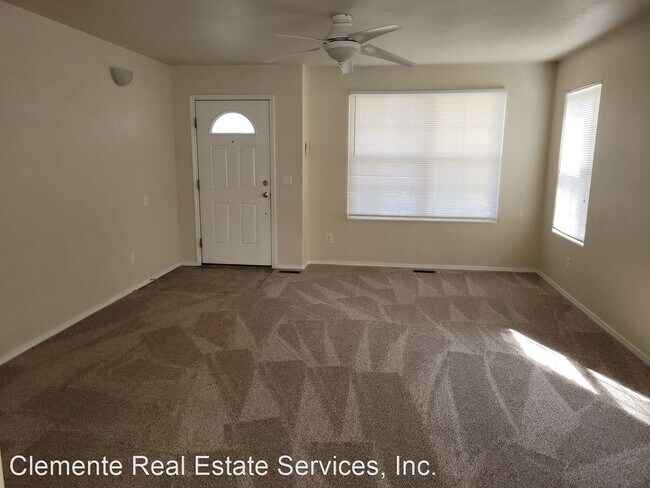 Building Photo - 4 br, 4 bath House - 2392 Pinyon Jay Drive