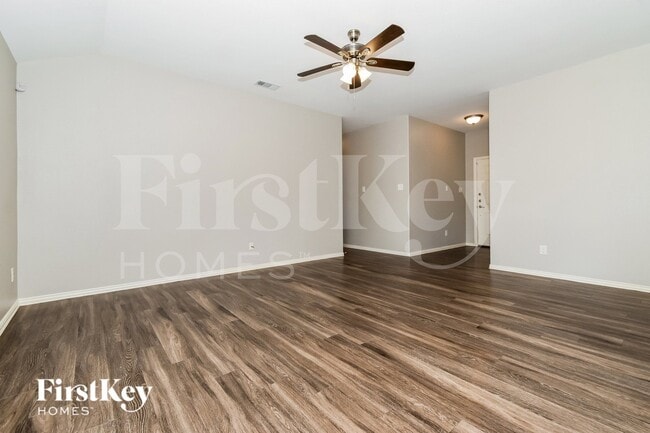 Foto del edificio - 1821 Ridgecrest Dr