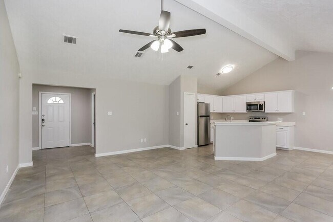Foto del edificio - 16096 Sun View Ln