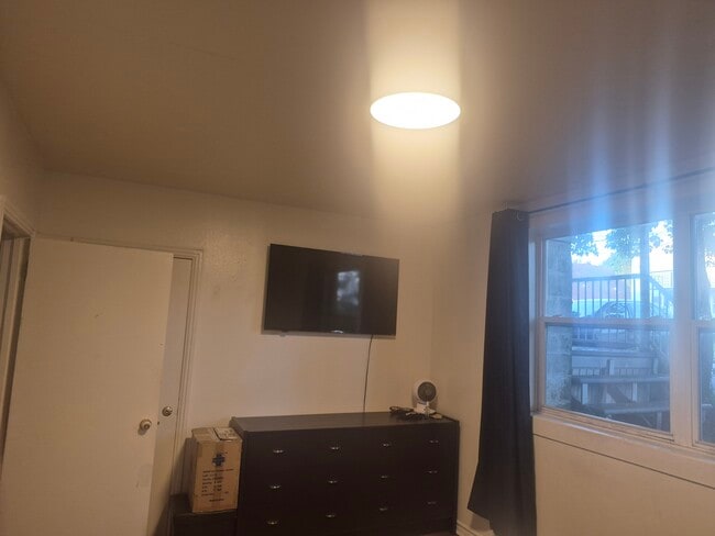 Building Photo - 10 Rue Richer