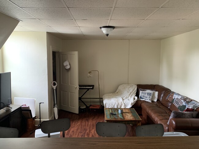 living room - 315 N Lime St