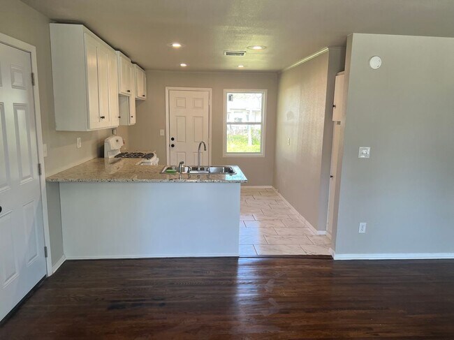 Foto del edificio - 727 E 33rd St N