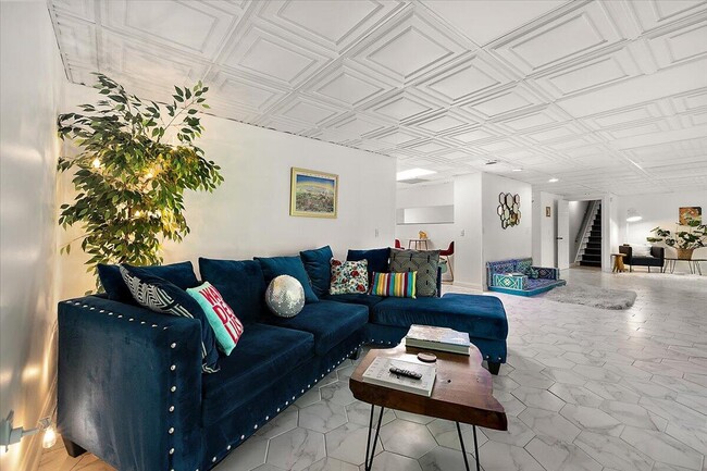 Building Photo - 3427 E Dobson Pl