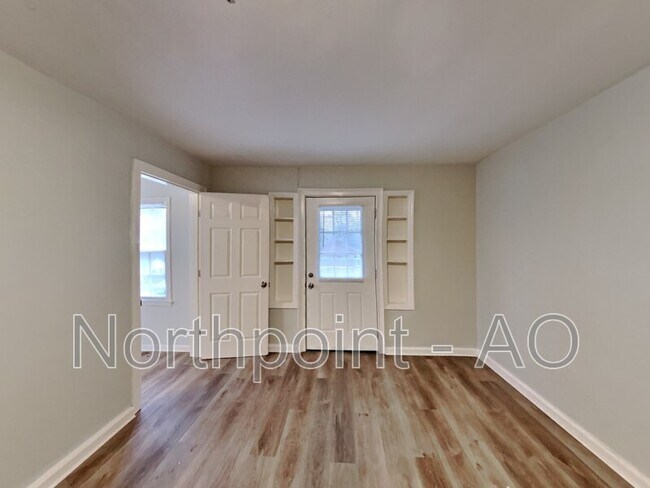 Building Photo - 2903 Blount St