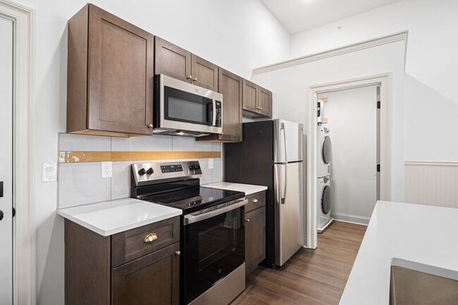 Building Photo - 401 Martin St