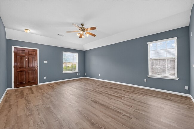 Foto del edificio - 7218 Fox Hall Ln
