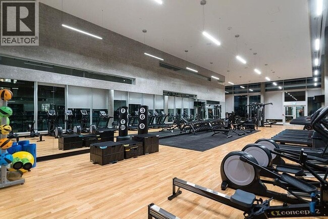 Building Photo - 525 Foster Ave