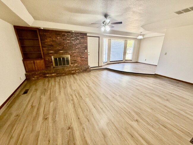 Foto del edificio - 1608 Oakcliff Rd