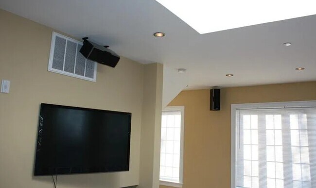 Foto del edificio - 148 Hillside St