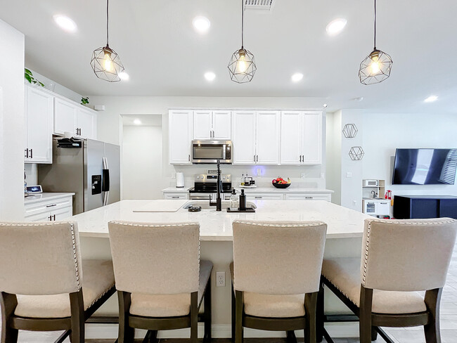 Building Photo - 2757 Troubadour St