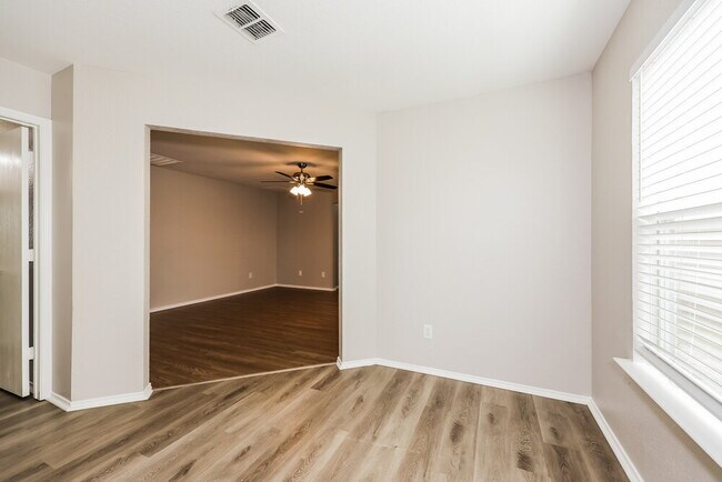 Foto del edificio - 1504 Pine Ln
