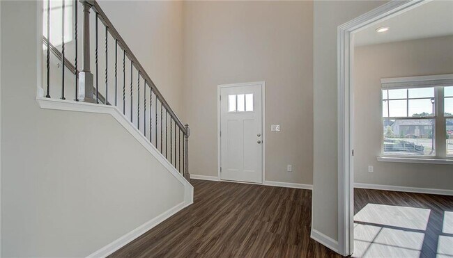 Building Photo - 212 Eleanora Way