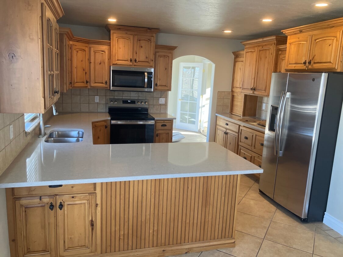 Building Photo - 2526 Dalton Dr