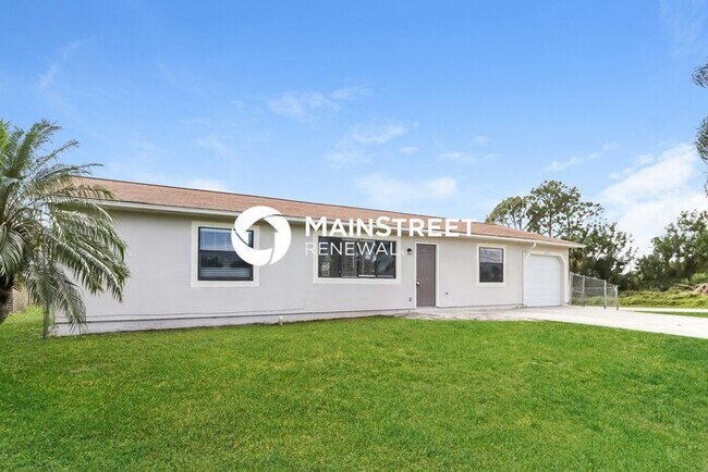 Foto del edificio - 3 Bedroom Pet-Friendly Home in Port St Lucie, FL with Main Street Renewal