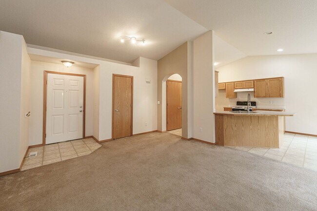 Foto del edificio - Ranch Home with Open Floor Plan.