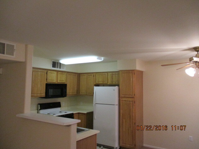 Building Photo - 5710 E Tropicana Ave