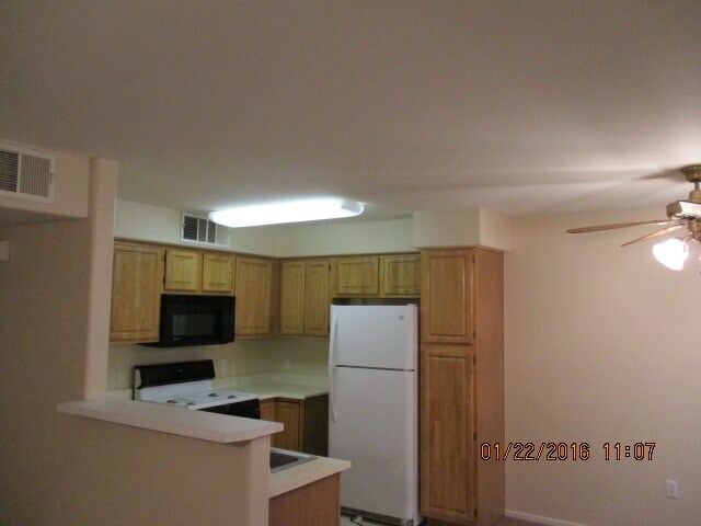 Foto del edificio - 5710 E Tropicana Ave