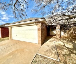 Building Photo - 615 N Elkhart Ave