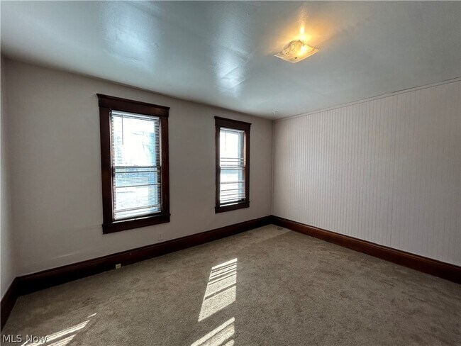 Building Photo - 3272 W 98th St