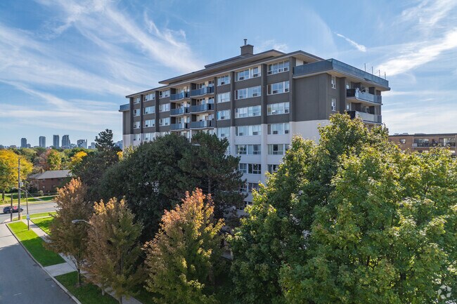 Building Photo - 4866 Bathurst Street