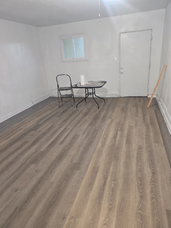 Building Photo - 44560 Grovewood Cir