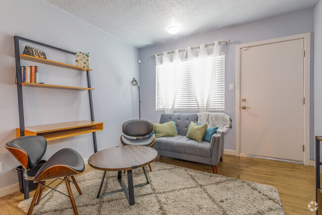 Studio - 250SF - Renova Flats