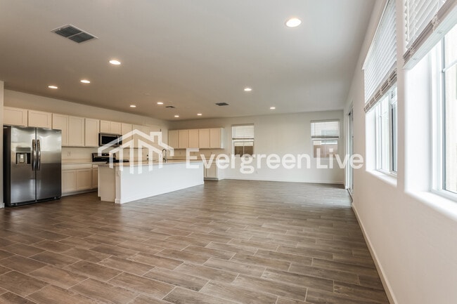 Foto del edificio - 10118 E Ulysses Ave