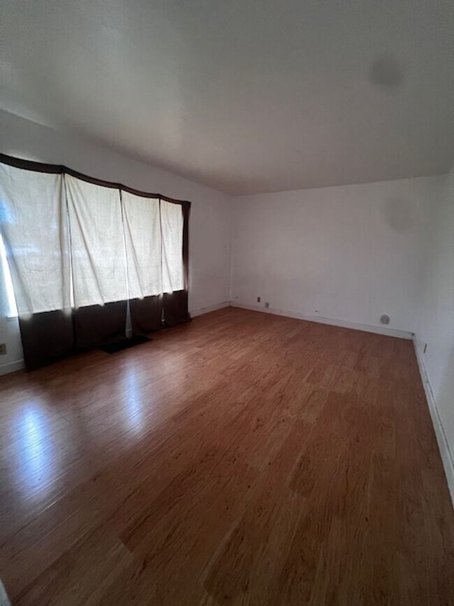 Foto del edificio - 4 BEDROOM HOME