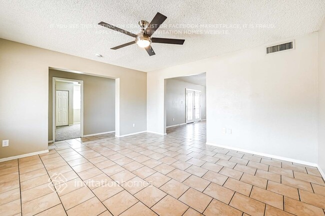 Building Photo - 11628 N 49th Dr
