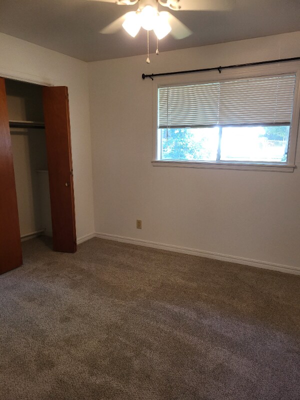 Foto del edificio - 212 N M St