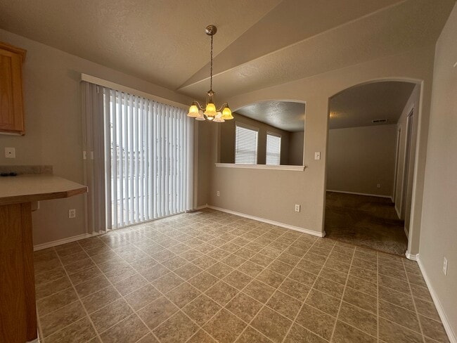 Building Photo - **MOVE IN SPECIAL**4bed, 2.5bath, 1,555sq....