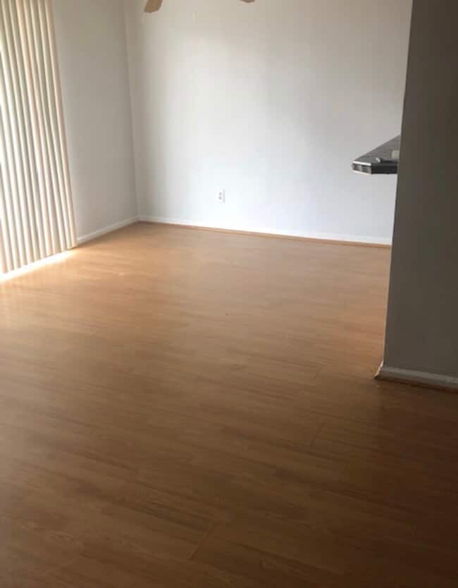 Building Photo - 4732 Belleview Ave