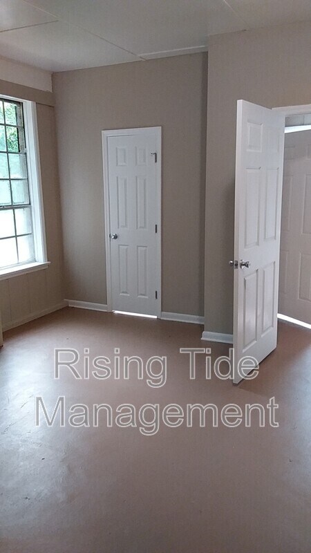 Building Photo - 2743 Lee Meadows Dr