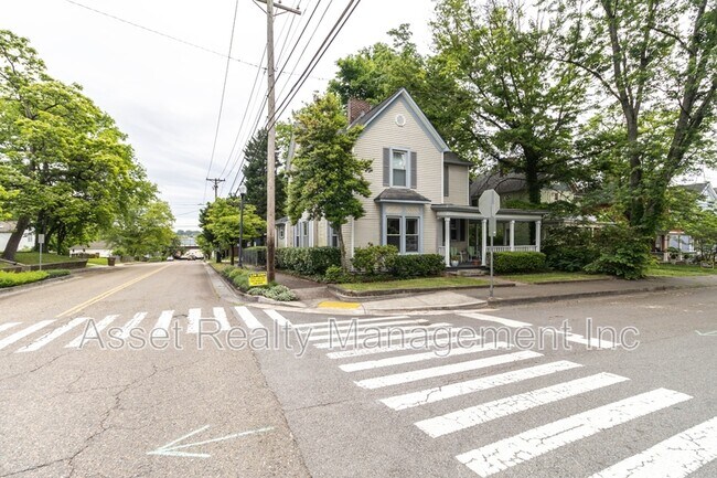 Foto del edificio - 820 Luttrell St
