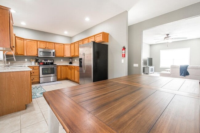 Kitchen - 1303 Berry Dr