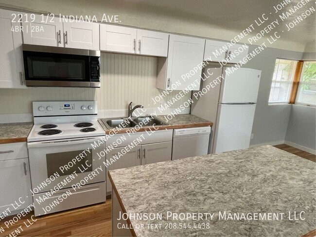 Foto del edificio - 2219 1/2 Indiana Ave.-