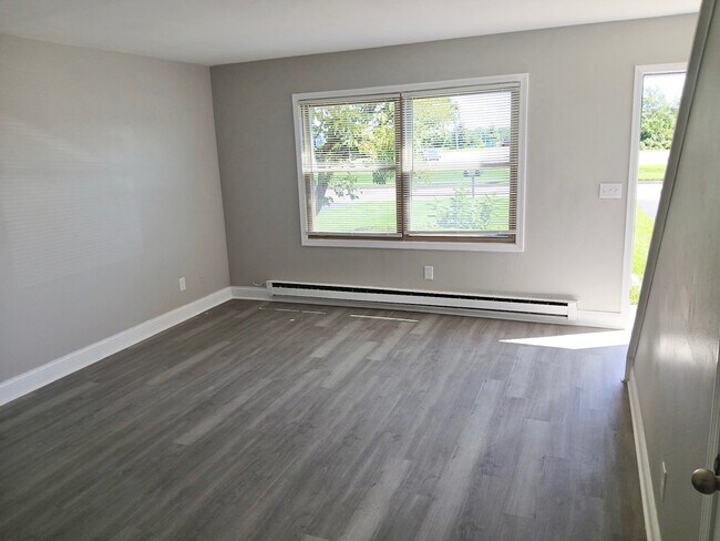 Foto del edificio - 746 Oakton Rd