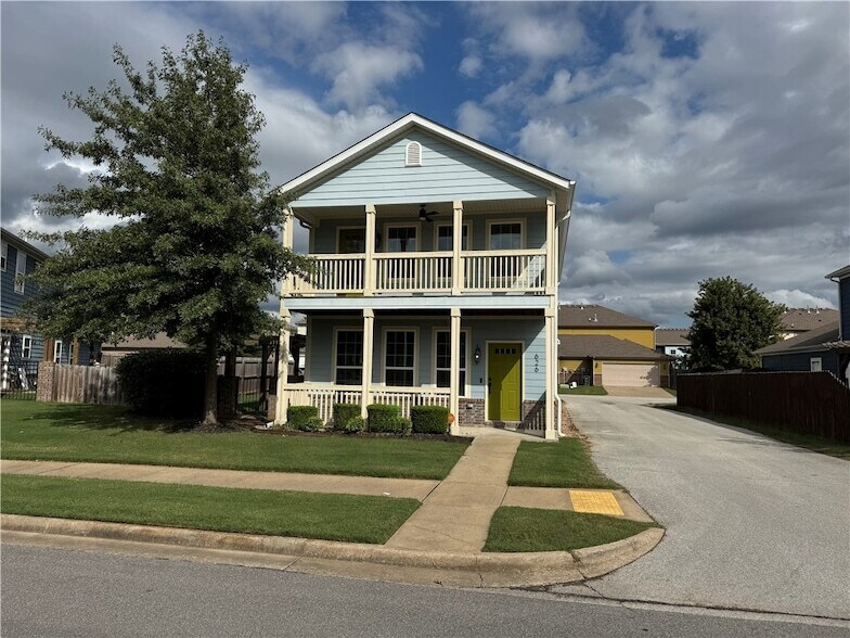 Foto principal - 626 N Tennyson Ln