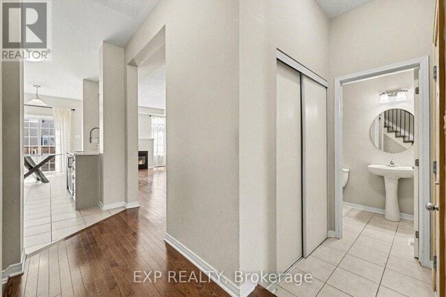 Building Photo - 450 Ashbourne Crescent