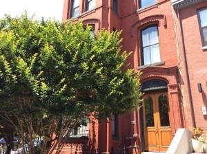 Frente del edificio en 10th & M St. NW - 943 M St NW