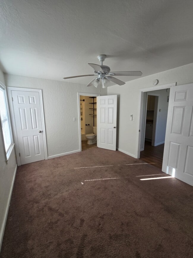 Building Photo - 211 W Lindo Ave
